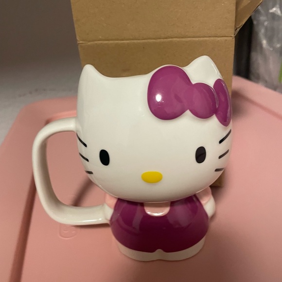 NWT Hello Kitty Mug - Picture 2 of 7